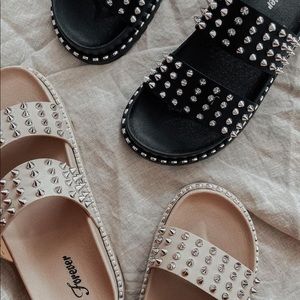 SKULLHOUSE studded sandals NUDE